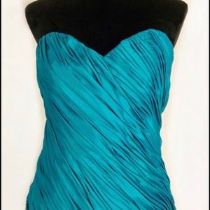 MacDuggal Couture size 6 (fits like a 4) cocktail dress